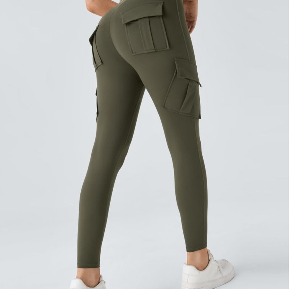 Halara High Waisted Olive Green Cargo Yoga Leggings - Size Small